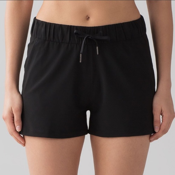 lululemon athletica Pants - NWOT Lululemon On The Fly Woven Short